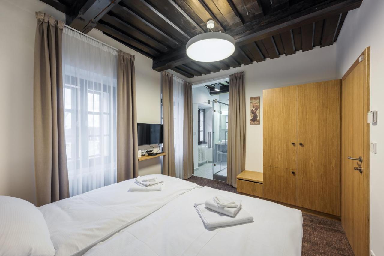 Fancy Apartments By Prague Castle Exterior photo