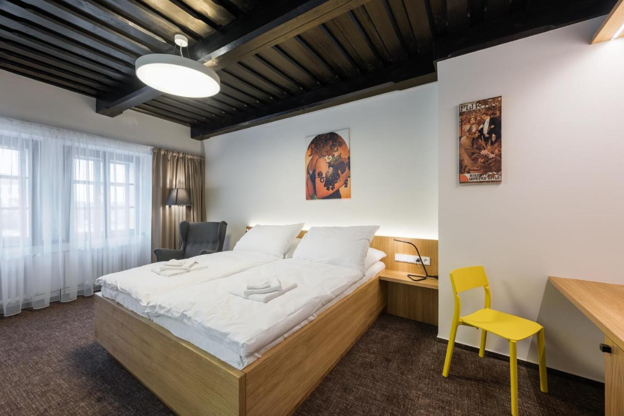 Fancy Apartments By Prague Castle Exterior photo