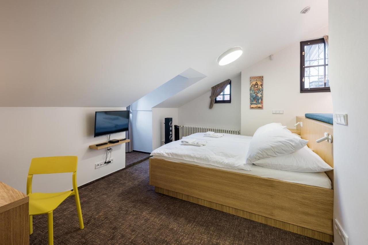 Fancy Apartments By Prague Castle Exterior photo