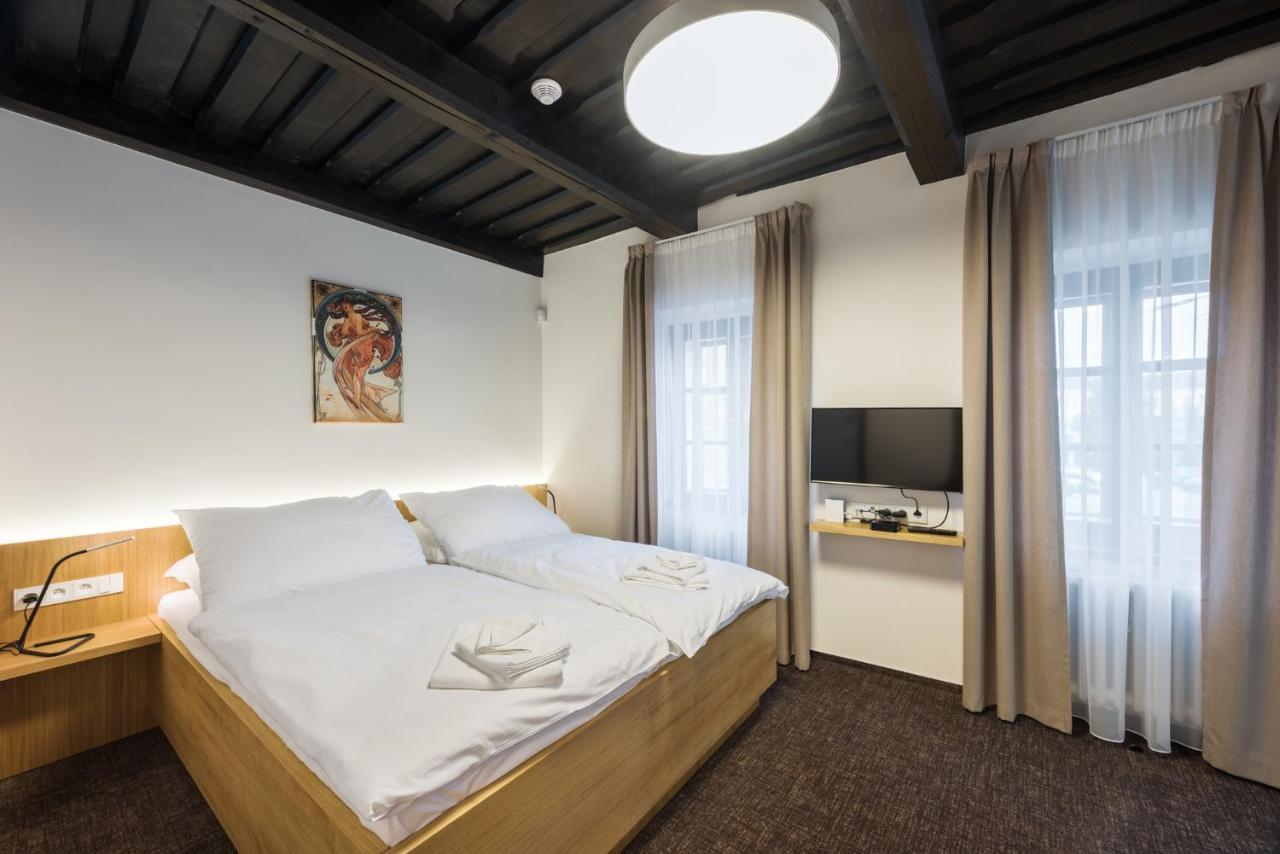 Fancy Apartments By Prague Castle Exterior photo